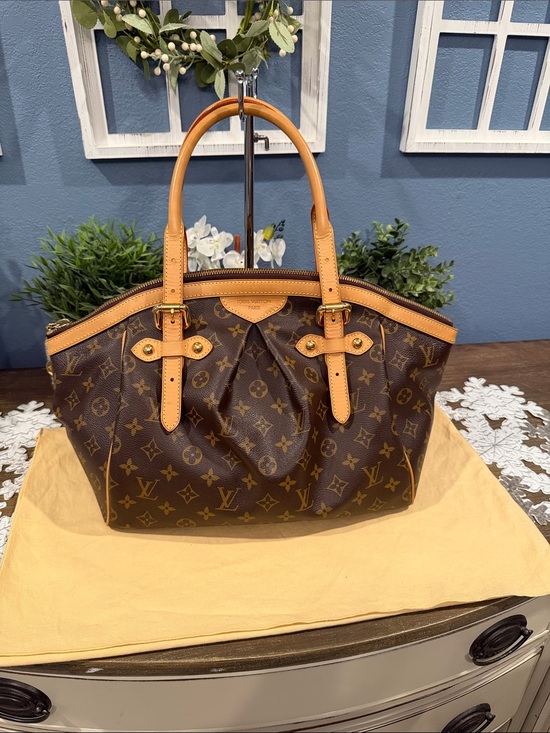 Louis Vuitton Handbags - Authentic Louis Vuitton Tivoli GM